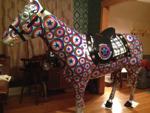 Gibsons Bar & Steakhouse Horse 